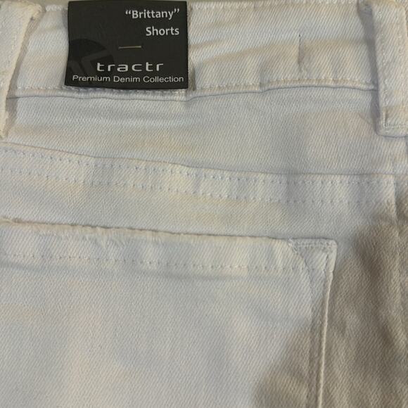 Tractr Brittany - 5 Pockets Fray Distressed Shorts - White Girls 10 - Picture 4 of 5